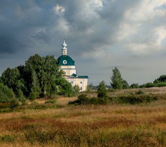Церковь Архангела Михаила. Место венчания Александра Блока и Любови Менделеевой.