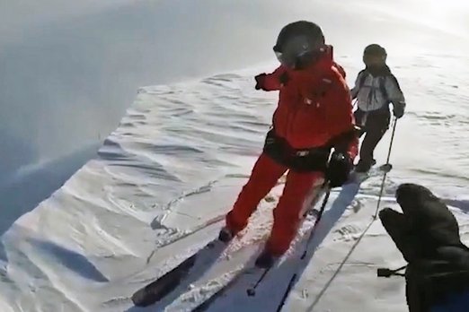 В Хакасии лыжник попал в лавину: жуткое видео