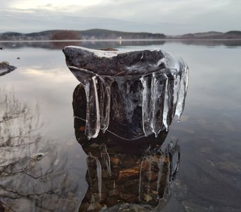 Озеро Исетское готовится к зиме .