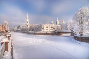 Взятие зимнего: длинные выходные в Санкт-Петербурге