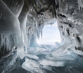 Пещера со льдом