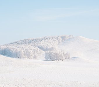 Снежные сопки Хакасии