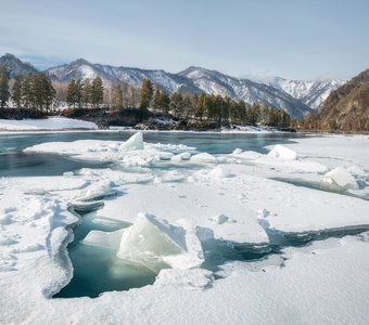 Февральская Катунь