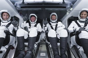 На МКС впервые отправилась полностью коммерческая миссия с космическими туристами