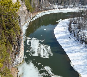 Начало ледохода на реке Чусовая