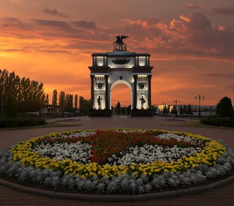 Триумфальная арка мемориального комплекса «Курская дуга»