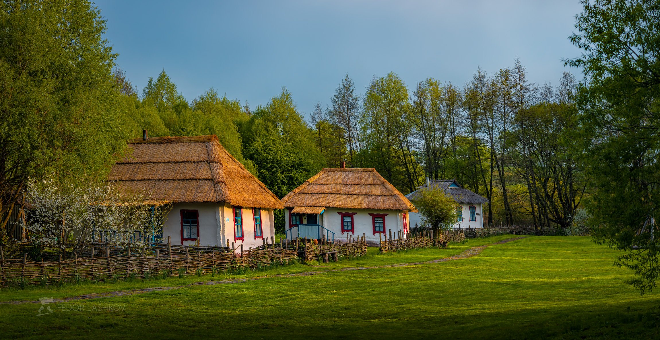 Деревня Кострома в парке «Ключи»