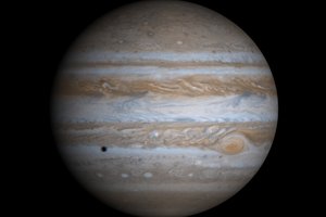 «Юнона» сняла Юпитер, пролетая над его облаками: видео