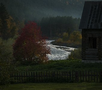 Дом у реки