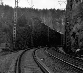 "Мы горы пробьем, дороги проведем"!