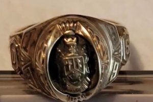 Американке вернули кольцо, утонувшее в озере 53 года назад
