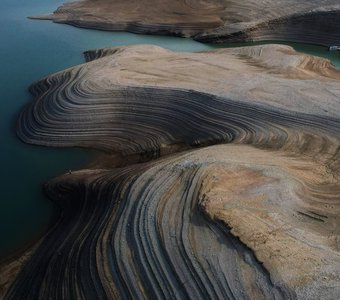 Горное водохранилище в Дагестане