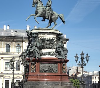 Памятник Николаю I  на Исаакиевской площади в Санкт-Петербурге