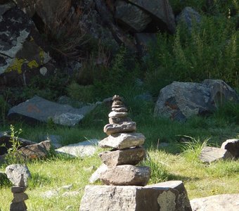 Каменная пирамида