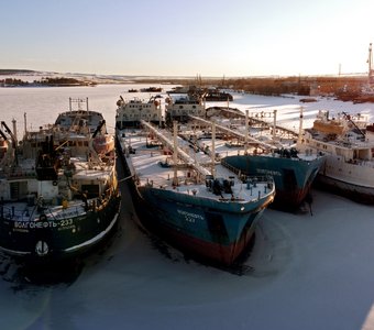 Корабли, застывшие во льдах