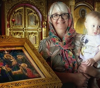 Маленькая прихожанка Александра с бабушкой. Икона Снетогорской Псковской Богоматери