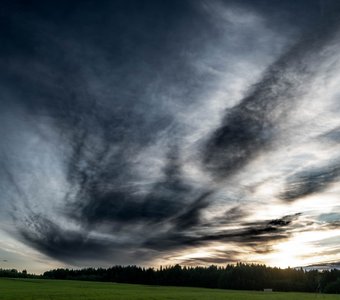 Бушующие облака