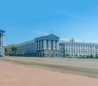 Красная площадь в городе Курске.