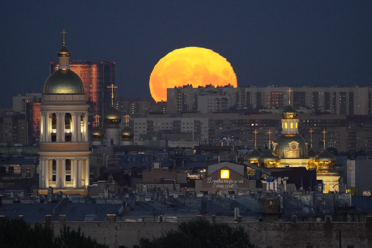 луна сегодня в санкт петербурге