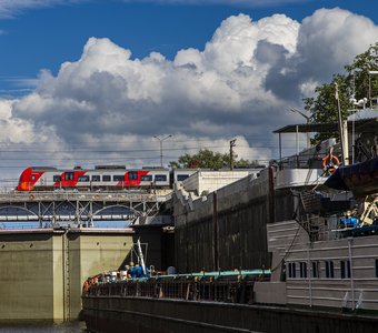 Между землёй и небом