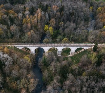 Арочный мост над рекой Красная.