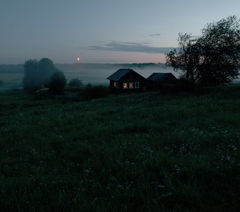 Летняя ночь, окраина села Бисерово