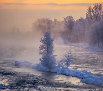 Рассвет на реке