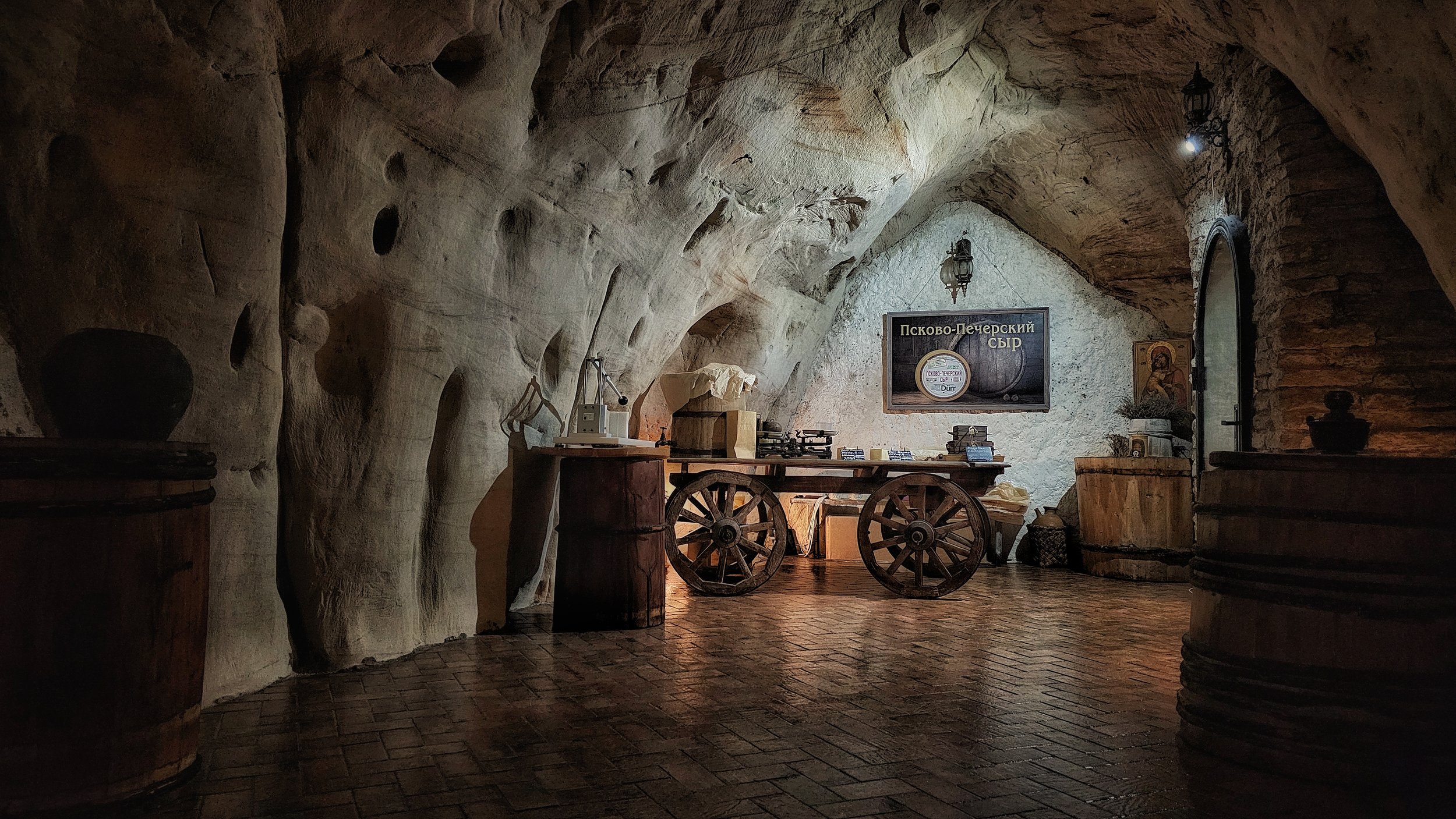 В хозяйственных пещерах Псково-Печерского монастыря