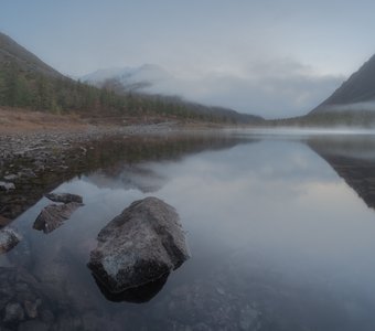 Утром на озере Кытын-Кюэль. Якутия
