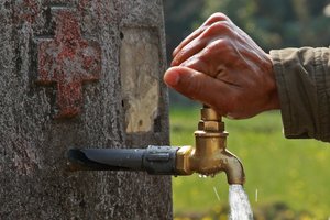 Почти каждый источник питьевой воды в США оказался загрязнен опасными токсинами
