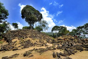 Таинственная Гунунг Паданг – самая старая пирамида на планете