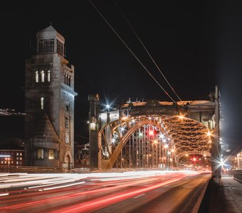 Ночь на Большеохтинском мосту