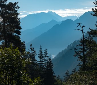 Горы, сотканные из утреннего воздуха