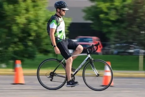 Канадец проехал 130 километров на велосипеде без рук