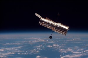 «Хаббл» возобновил работу после нескольких недель простоя из-за сбоя гироскопа
