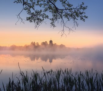 Туманное утро на Введенском озере