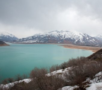 Чарвакское водохранилище. Тянь Шань. Узбекистан.