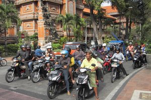 На Бали туристам могут запретить брать мотоциклы напрокат