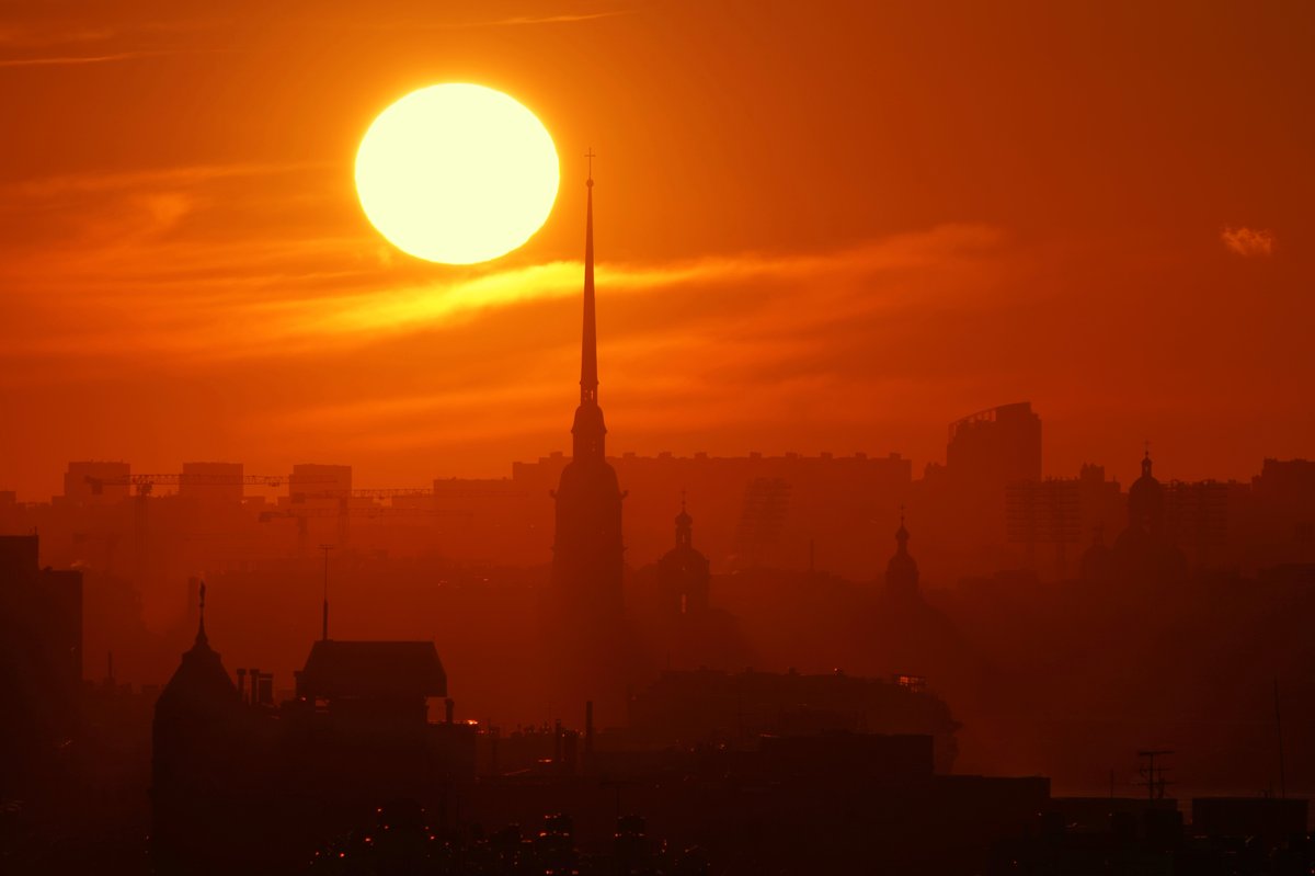 Закат 23 февраля 2024 года. Огненный закат. Закат в России. Закат СПБ.