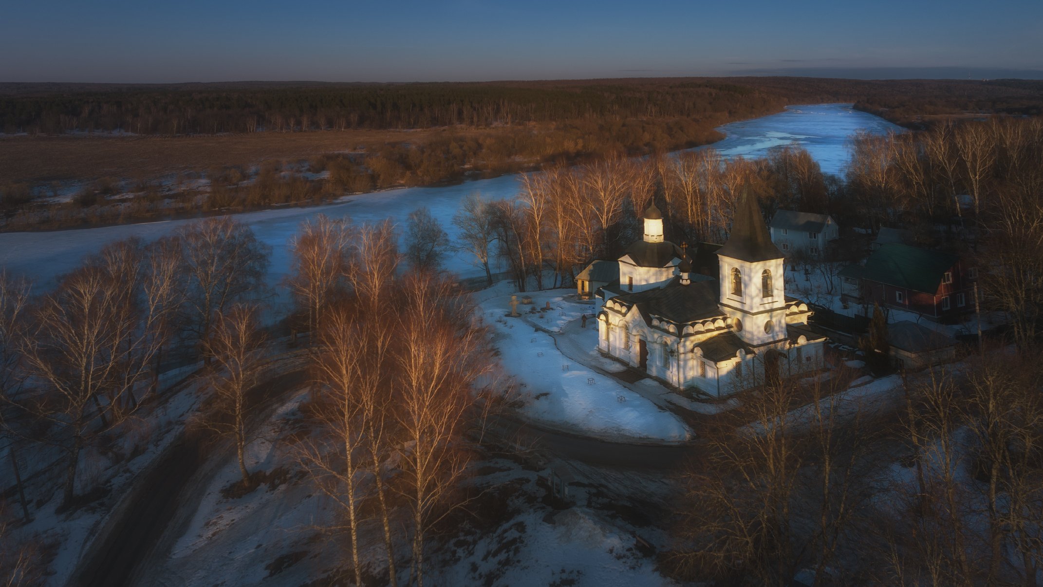 Воскресенская церковь в Тарусе