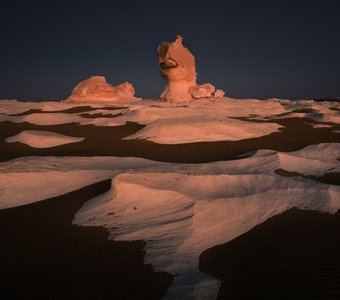 Отблески заката в Белой Пустыне