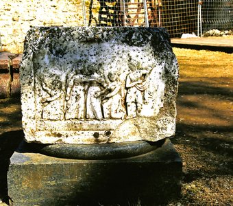 Надгробный камень в крепости Копорье.