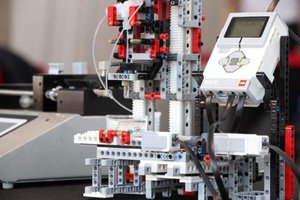 Ученые построили машину из Lego, которая может выращивать человеческую кожу