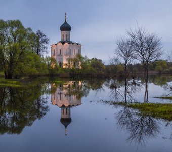 Весенний разлив Нерли