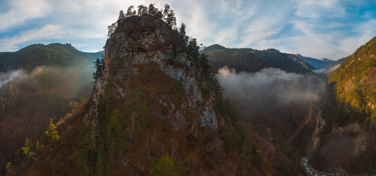 Скалистая вершина Курочка в Крыму