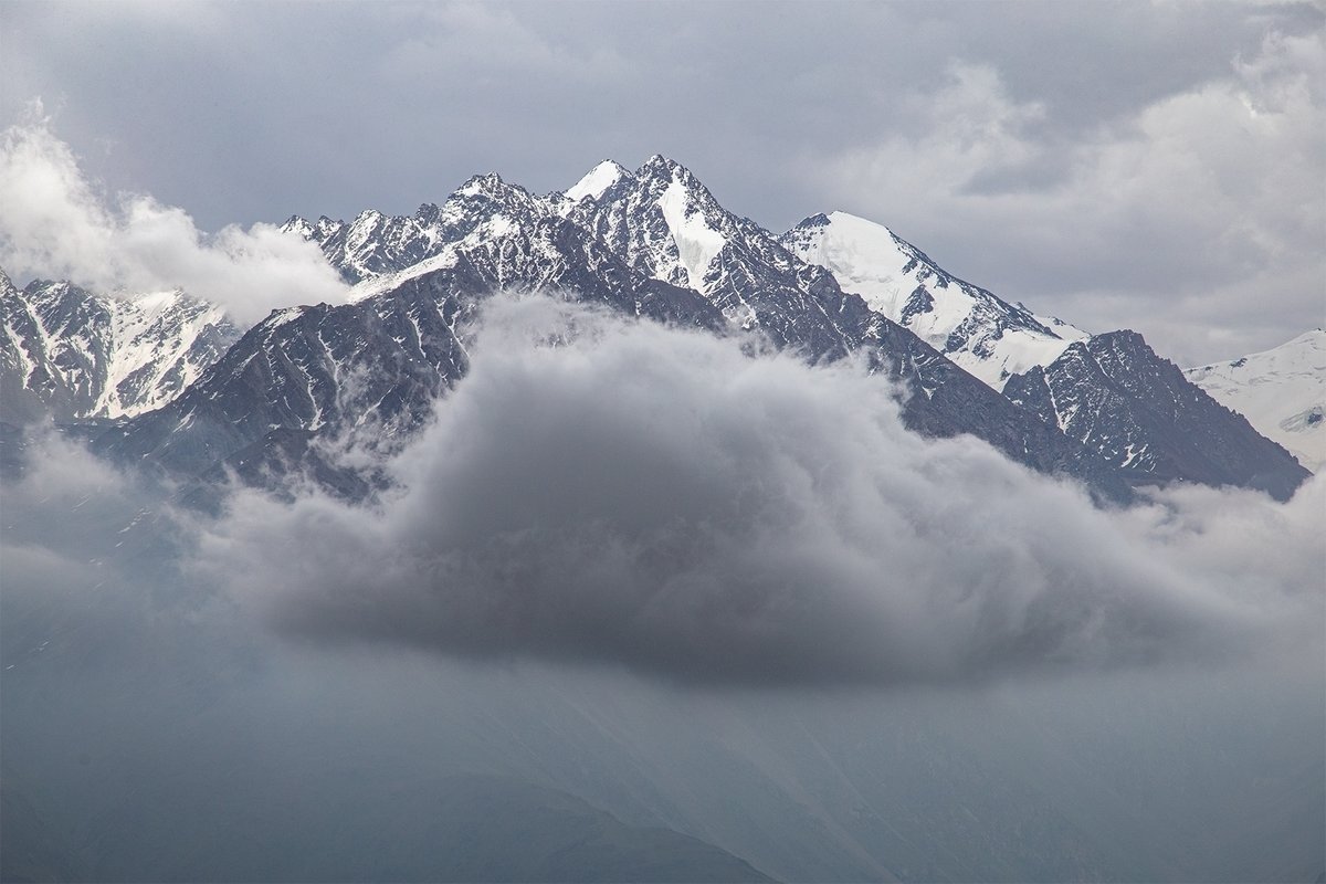 Там за облаками