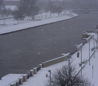 Городской пейзаж в снегопад. Калининград.