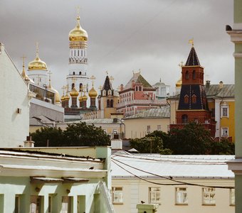 Вид на Успенский собор Московского Кремля