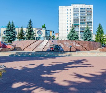 Памятник "Скорбящей матери". город Курск