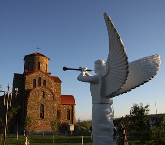 Статуя Ангела - Хранителя